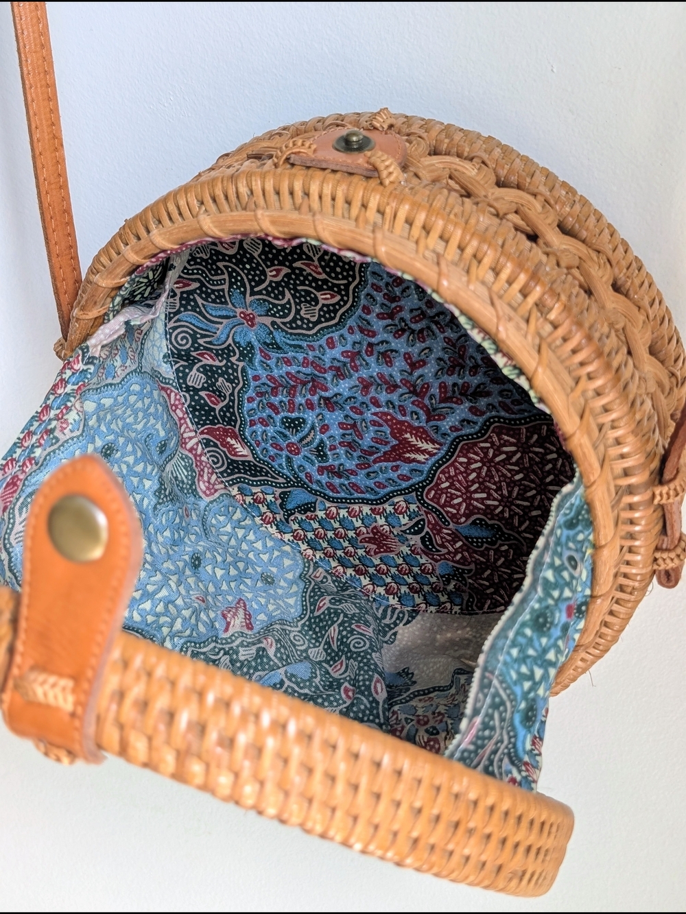 Woven Round Rattan Crossbody Bag - Tan - Picture 3 of 4